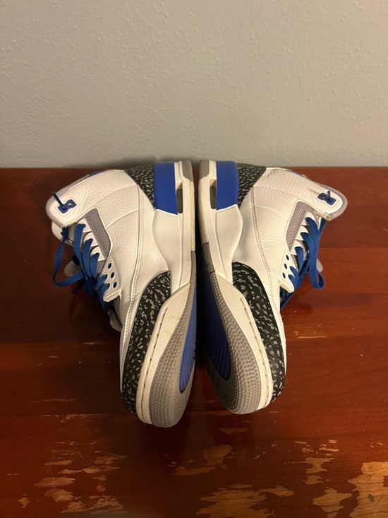 Nike Retro Basketball Sneakers in White and Royal BlueAir Jordan 3 Racer Blue main image 7